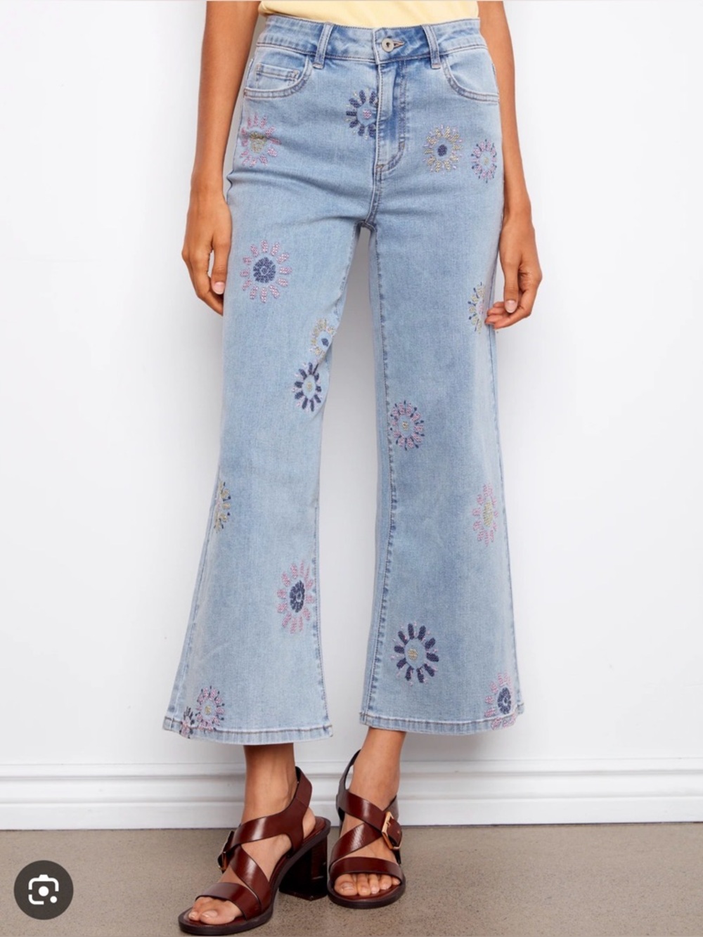 CHARLIE B Light Blue Embroidered Floral Jeans